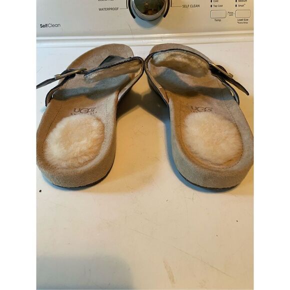 UGG Sandals (SZ 9) - Picture 4 of 5